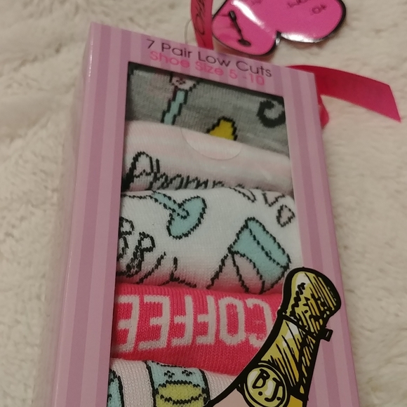 NWT 7Pcs. Betsey Johnson Champagne Socks - Picture 8 of 10